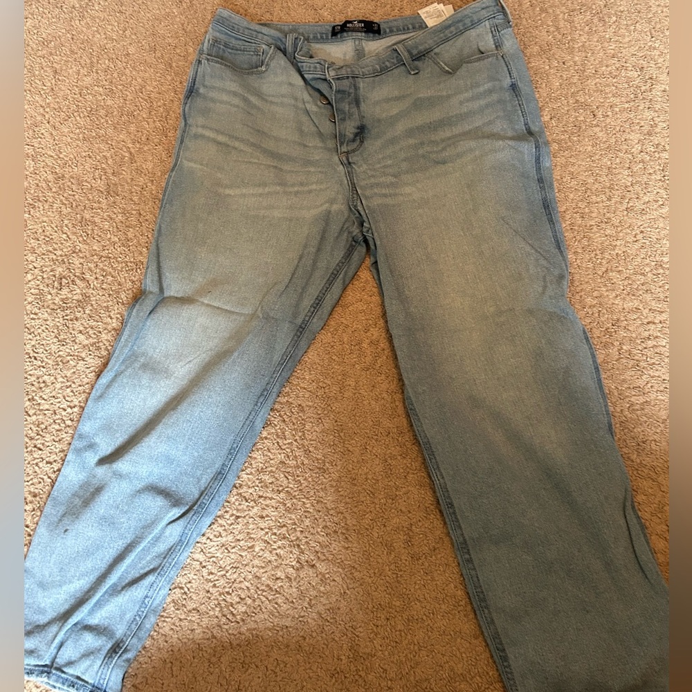 Hollister Ultra High Rise Mom Jean
